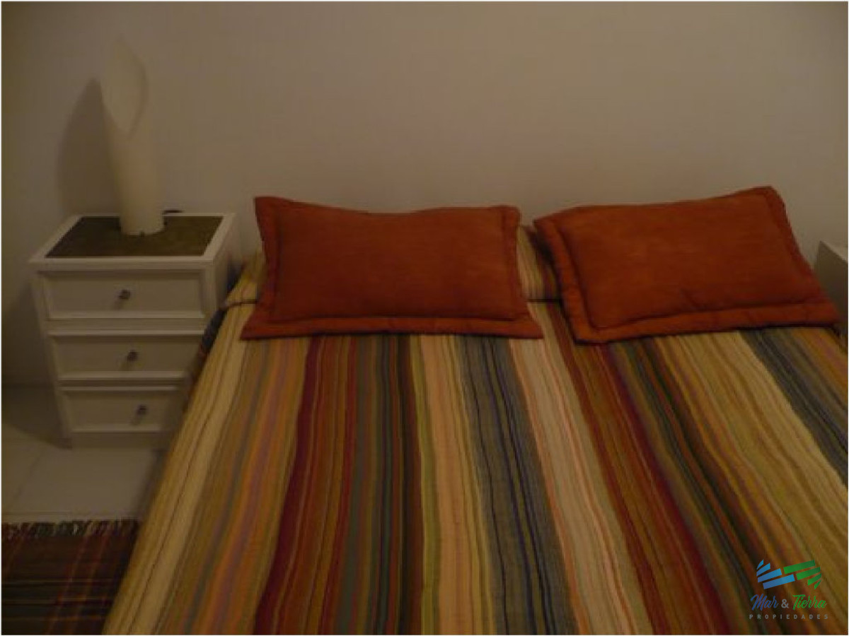 Apartamento ID.1090 - En venta, torre con todos los servicios a una cuadra del mar!!!