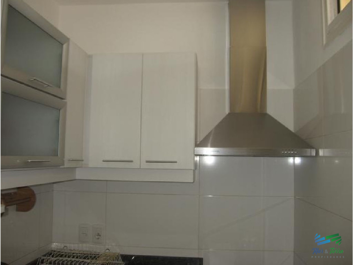 Apartamento ID.1143 - Apartamento en alquiler en Punta del Este, frente a playa mansa.