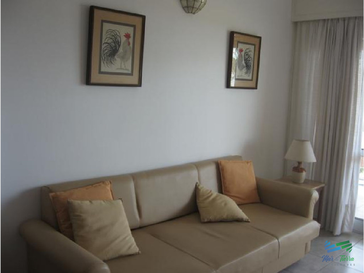 Apartamento ID.1143 - Apartamento en alquiler en Punta del Este, frente a playa mansa.