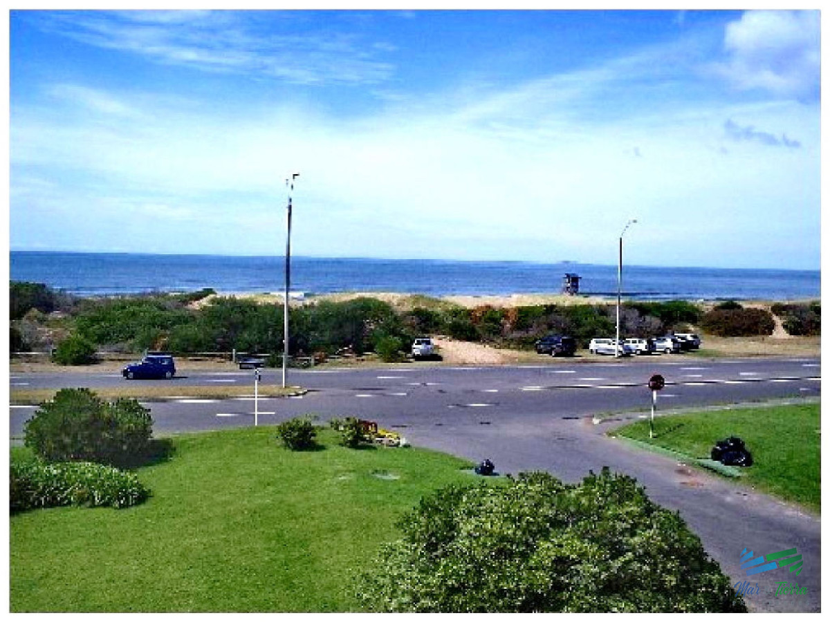 Apartamento ID.114 - MUY LINDO APARTAMENTO EN UNA DE LAS ZONAS MAS TRANQUILAS DE PUNTA DEL ESTE! PRIMERA LINEA.