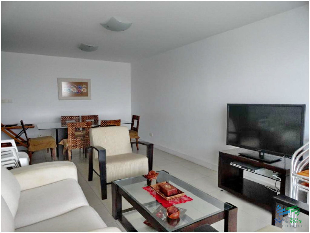 Apartamento ID.11 - Vendo 2 dormitorios en edificio con buenos servicios, parada 3, Punta del Este