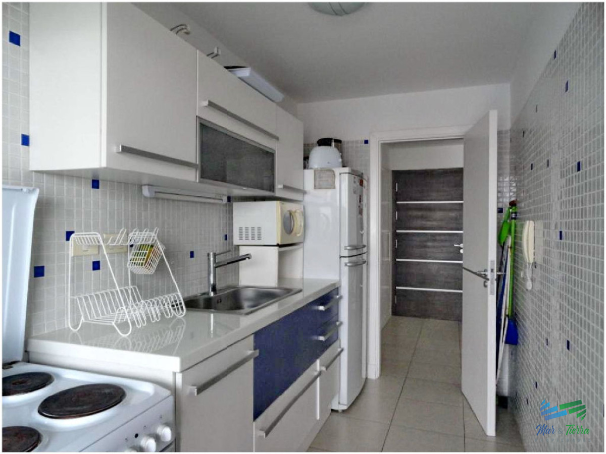 Apartamento ID.11 - Vendo 2 dormitorios en edificio con buenos servicios, parada 3, Punta del Este