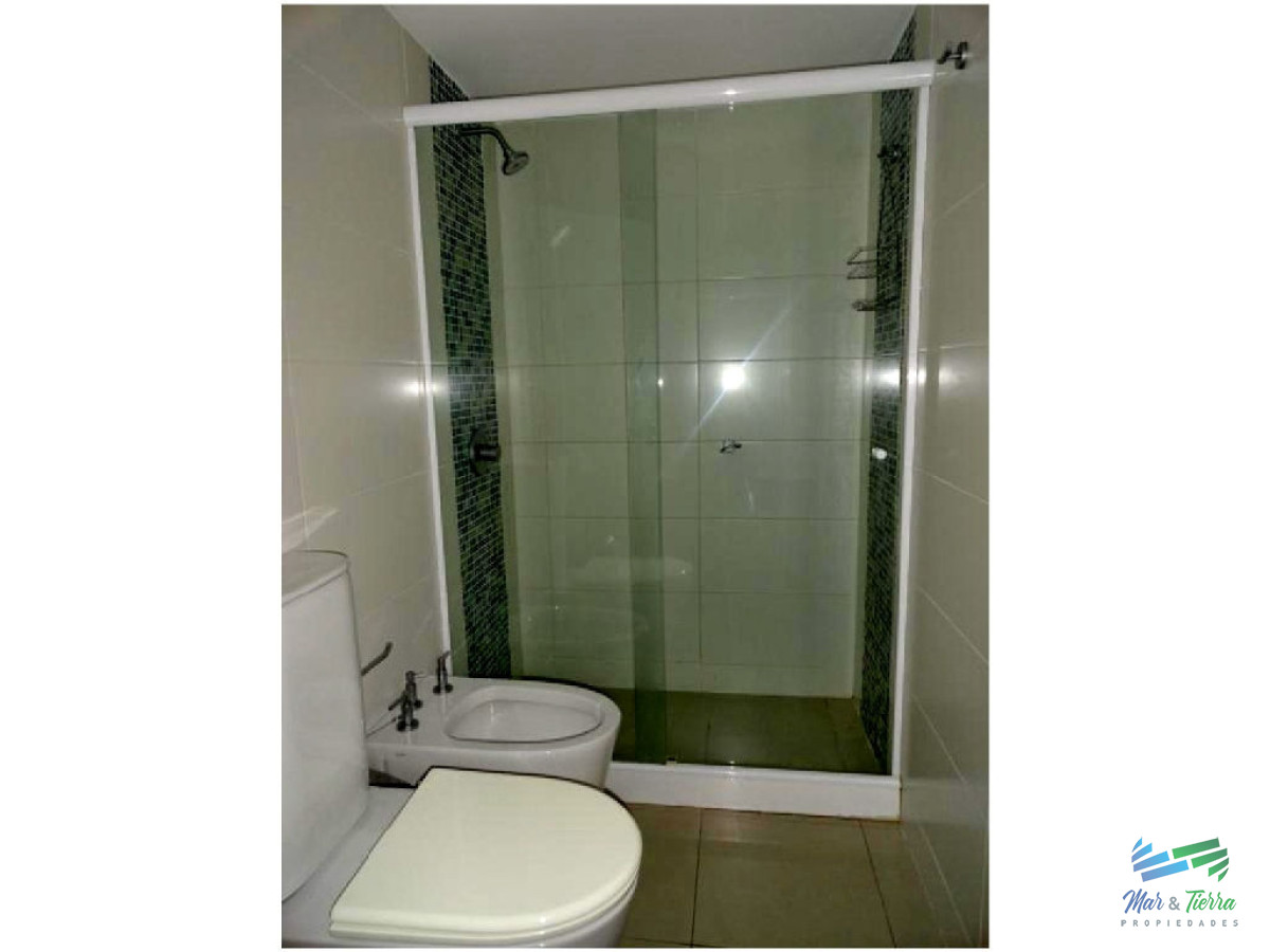 Apartamento ID.11 - Vendo 2 dormitorios en edificio con buenos servicios, parada 3, Punta del Este