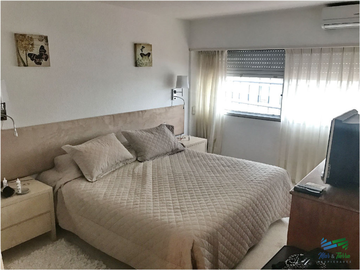 Apartamento ID.1200 - En venta y alquiler.. Apartamento en Península excelentes vistas al mar y Puerto- Punta del Este 