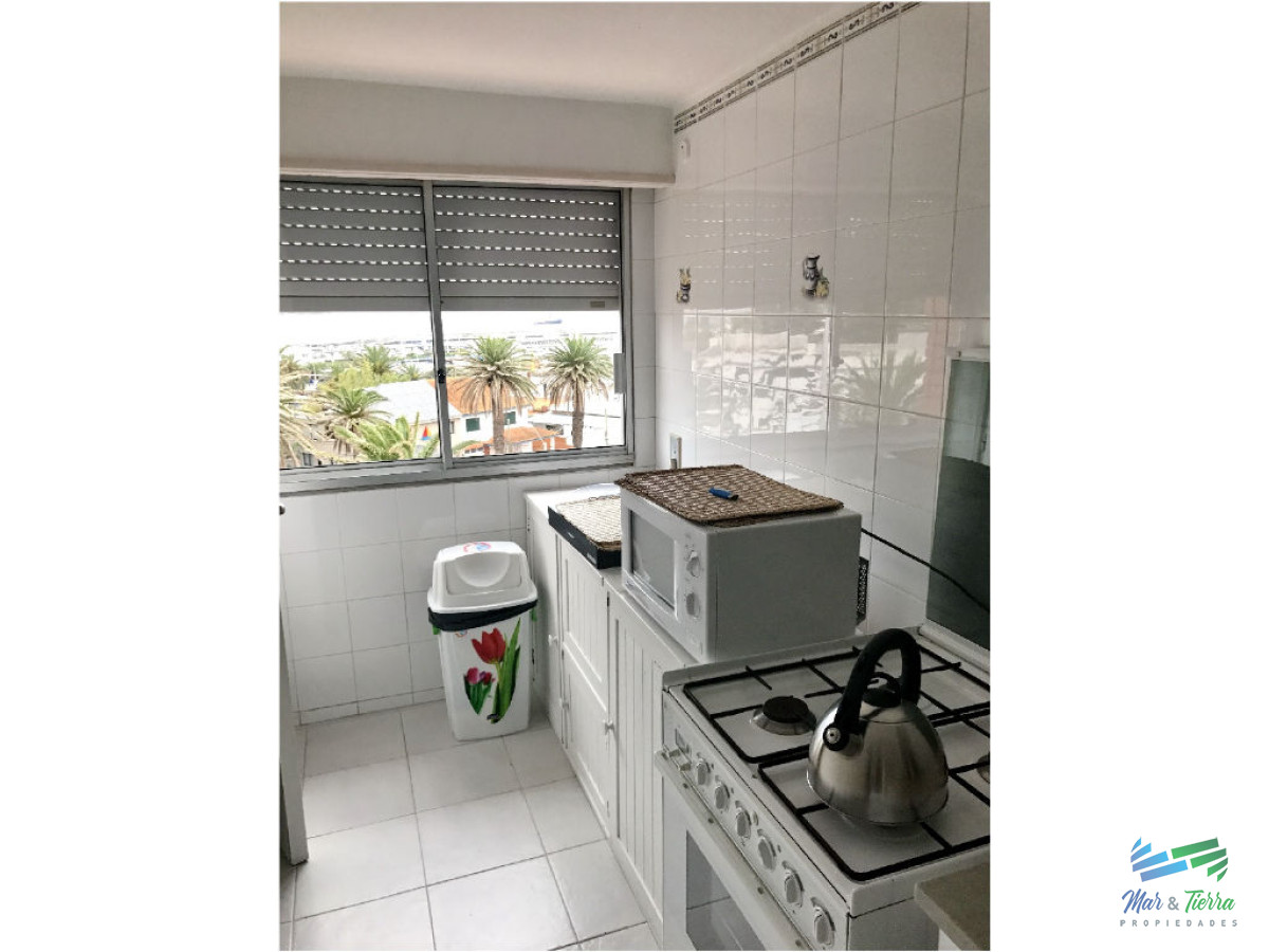 Apartamento ID.1200 - En venta y alquiler.. Apartamento en Península excelentes vistas al mar y Puerto- Punta del Este 