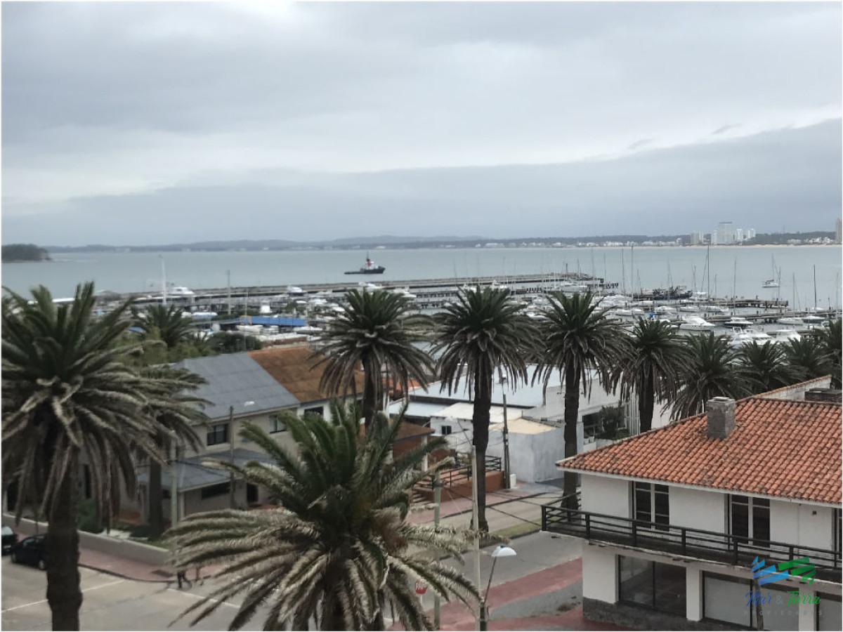 Apartamento ID.1200 - En venta y alquiler.. Apartamento en Península excelentes vistas al mar y Puerto- Punta del Este 