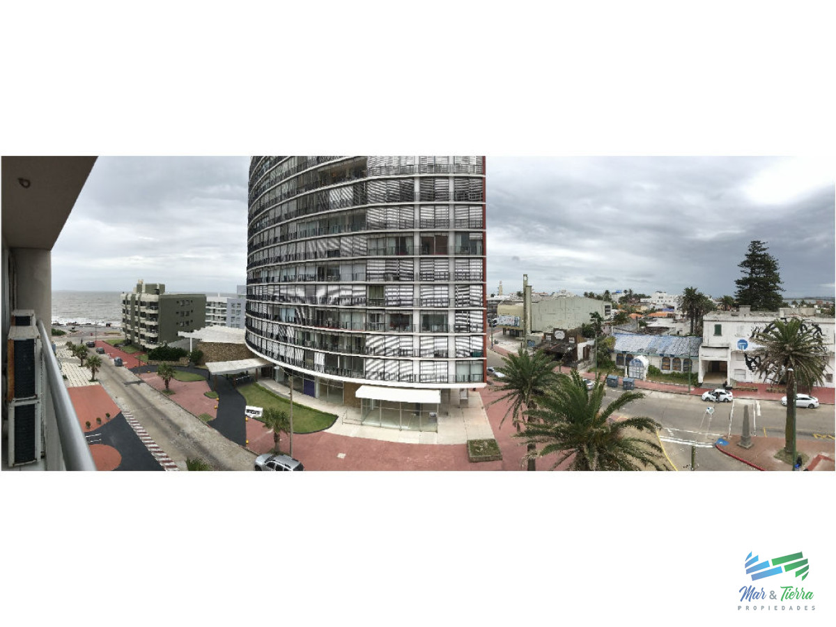 Apartamento ID.1200 - En venta y alquiler.. Apartamento en Península excelentes vistas al mar y Puerto- Punta del Este 