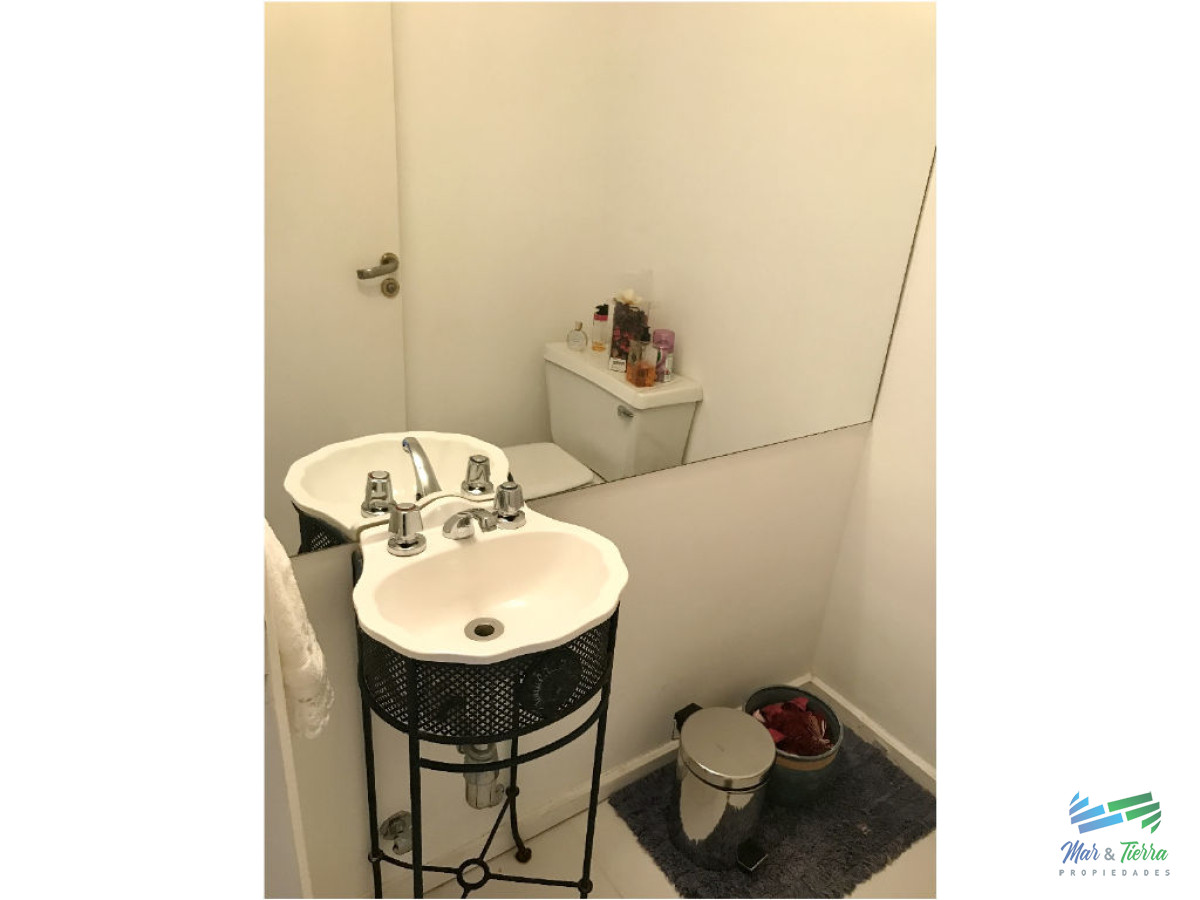 Apartamento ID.1200 - En venta y alquiler.. Apartamento en Península excelentes vistas al mar y Puerto- Punta del Este 