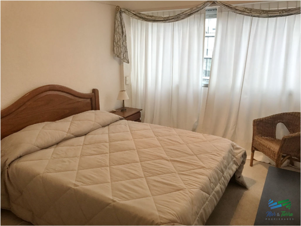 Apartamento ID.1200 - En venta y alquiler.. Apartamento en Península excelentes vistas al mar y Puerto- Punta del Este 