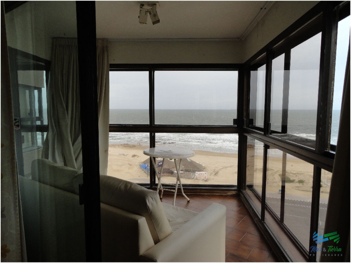 Apartamento ID.12 - Apartamento en alquiler 3 dormitorios, frente al mar en Punta del Este.