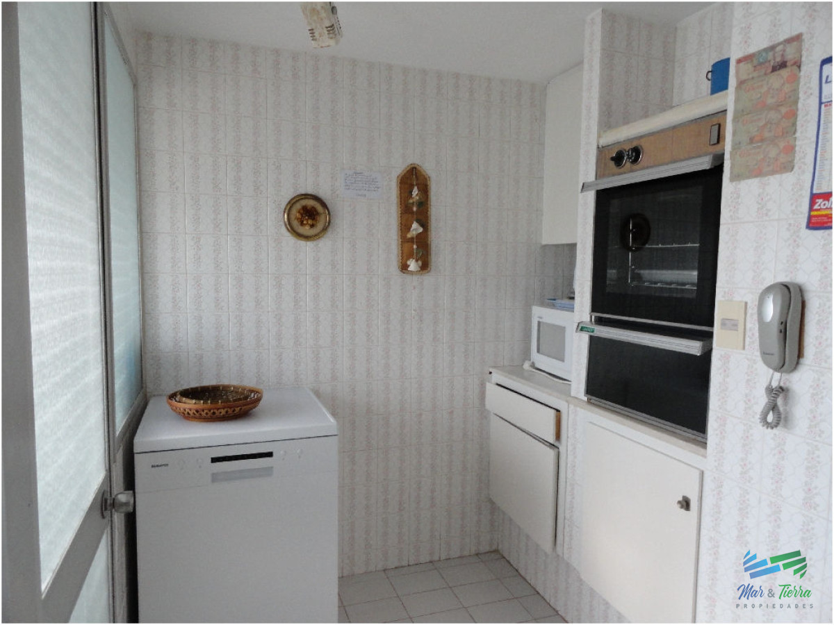 Apartamento ID.12 - Apartamento en alquiler 3 dormitorios, frente al mar en Punta del Este.