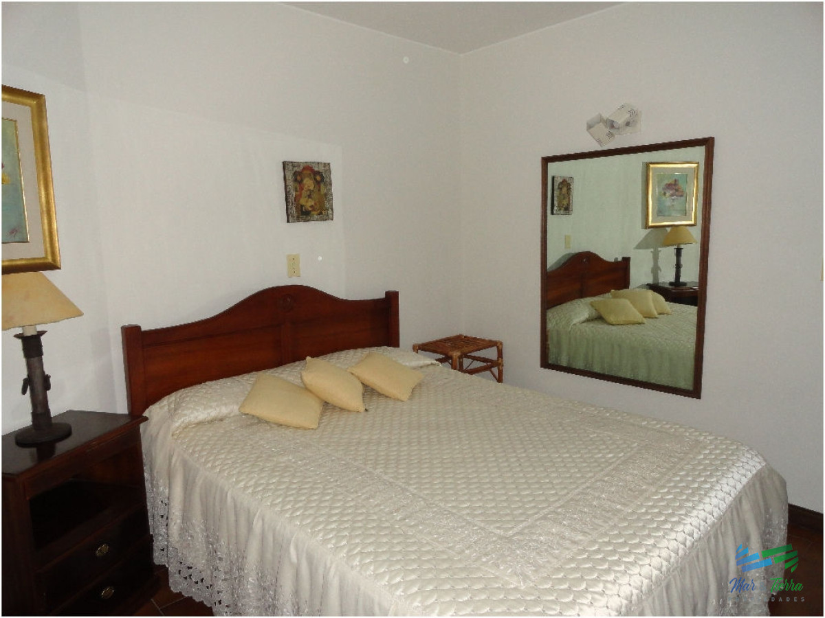 Apartamento ID.12 - Apartamento en alquiler 3 dormitorios, frente al mar en Punta del Este.