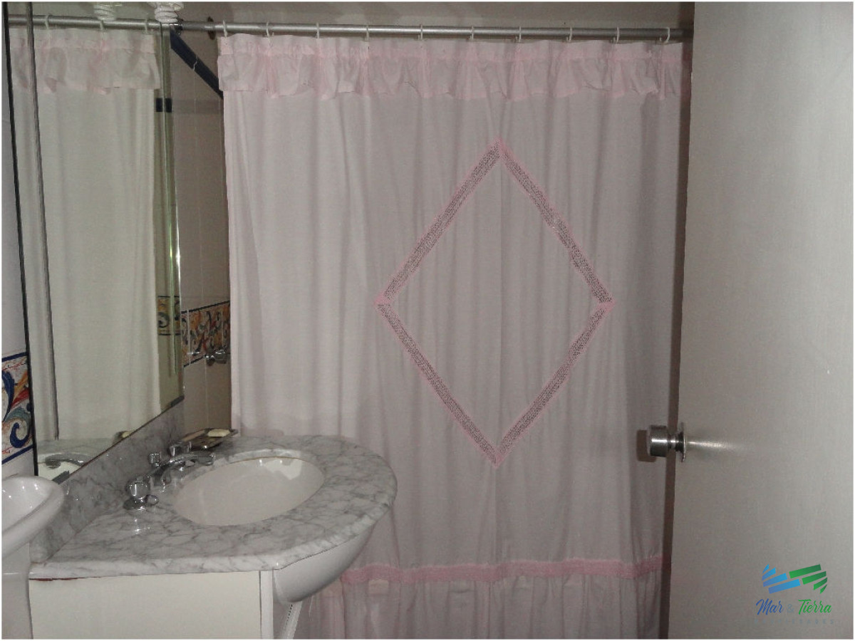 Apartamento ID.12 - Apartamento en alquiler 3 dormitorios, frente al mar en Punta del Este.