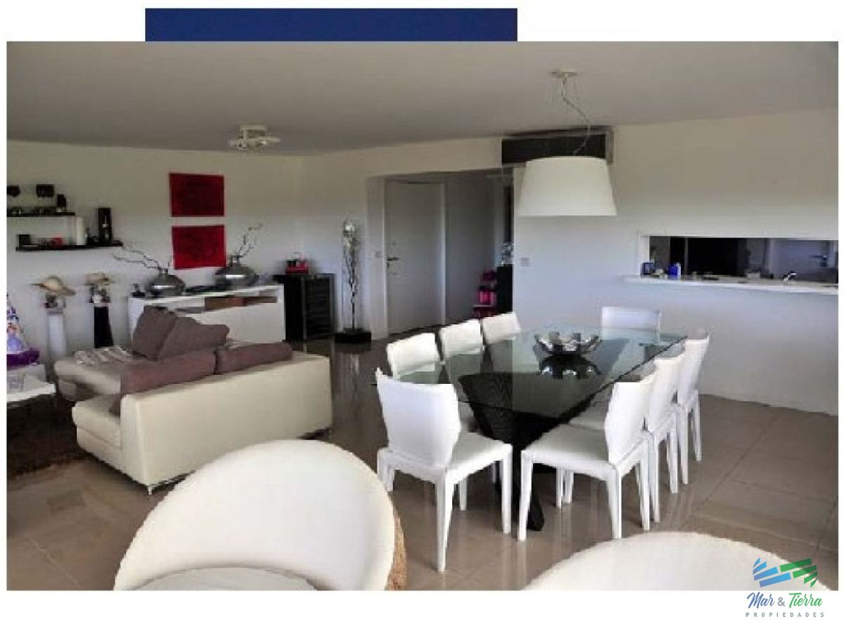 Apartamento ID.1309 - Vendo apartamento 3 dormitorios, primera línea playa brava, Punta del Este