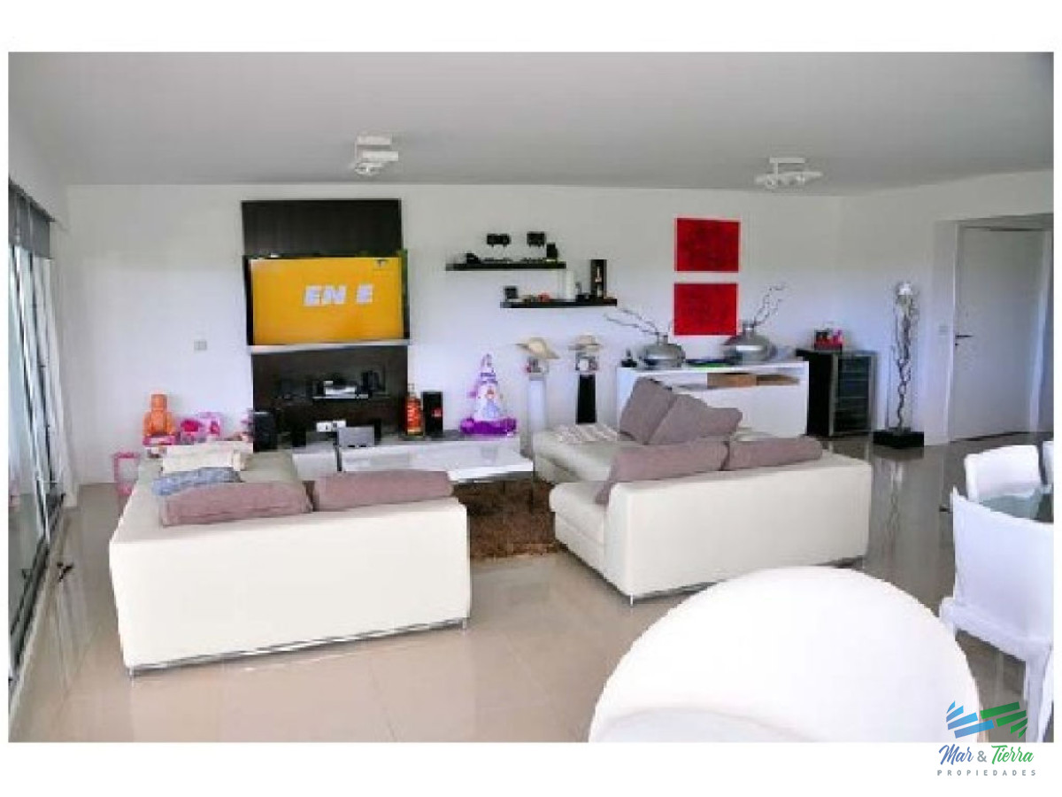 Apartamento ID.1309 - Vendo apartamento 3 dormitorios, primera línea playa brava, Punta del Este