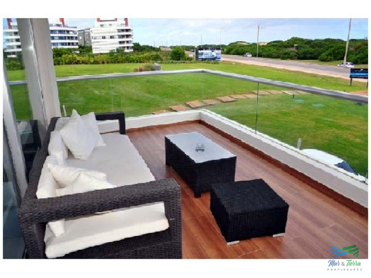 Apartamento ID.1309 - Vendo apartamento 3 dormitorios, primera línea playa brava, Punta del Este