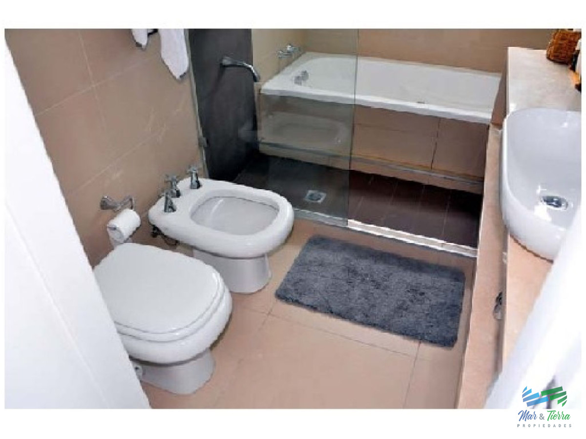 Apartamento ID.1309 - Vendo apartamento 3 dormitorios, primera línea playa brava, Punta del Este