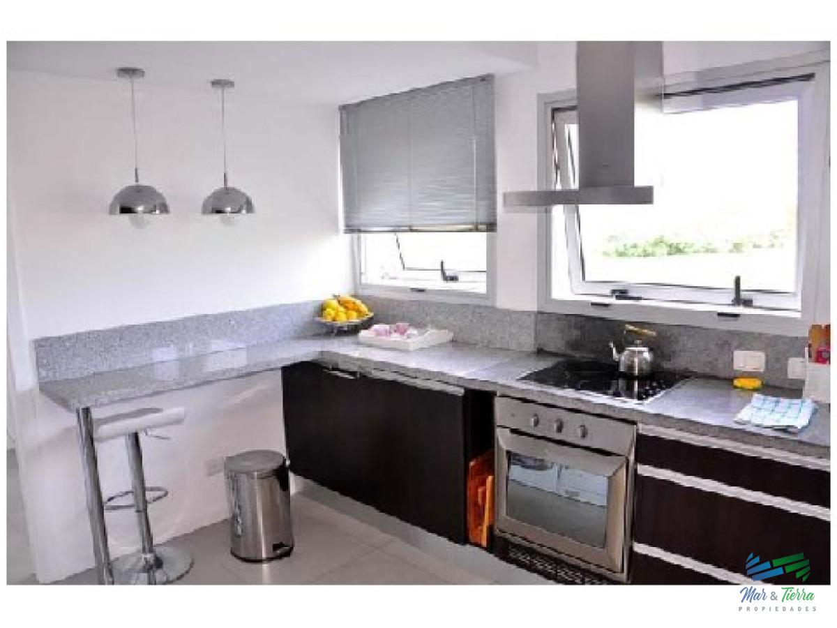 Apartamento ID.1309 - Vendo apartamento 3 dormitorios, primera línea playa brava, Punta del Este