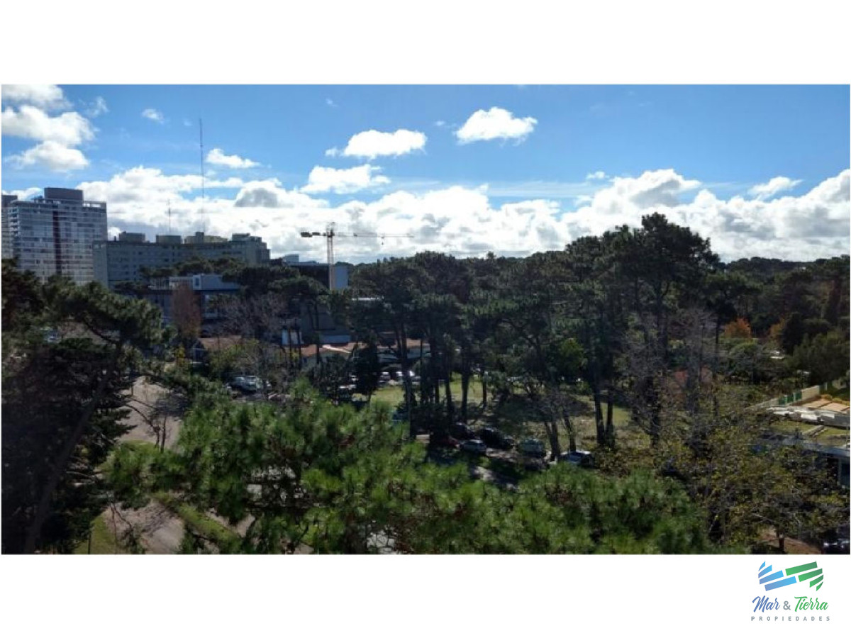 Apartamento ID.1318 - En alquiler.. Av. Roosevelt. Edificio con servicios.