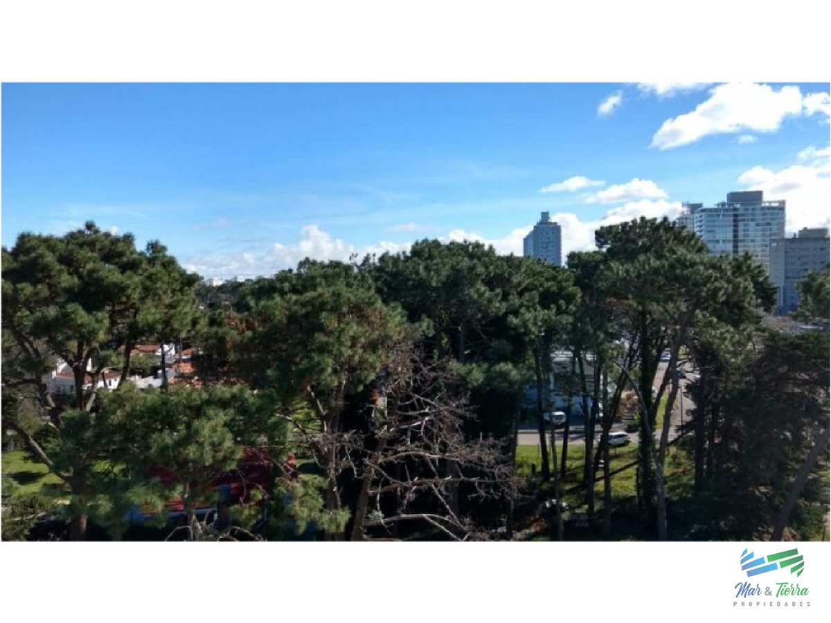 Apartamento ID.1318 - En alquiler.. Av. Roosevelt. Edificio con servicios.