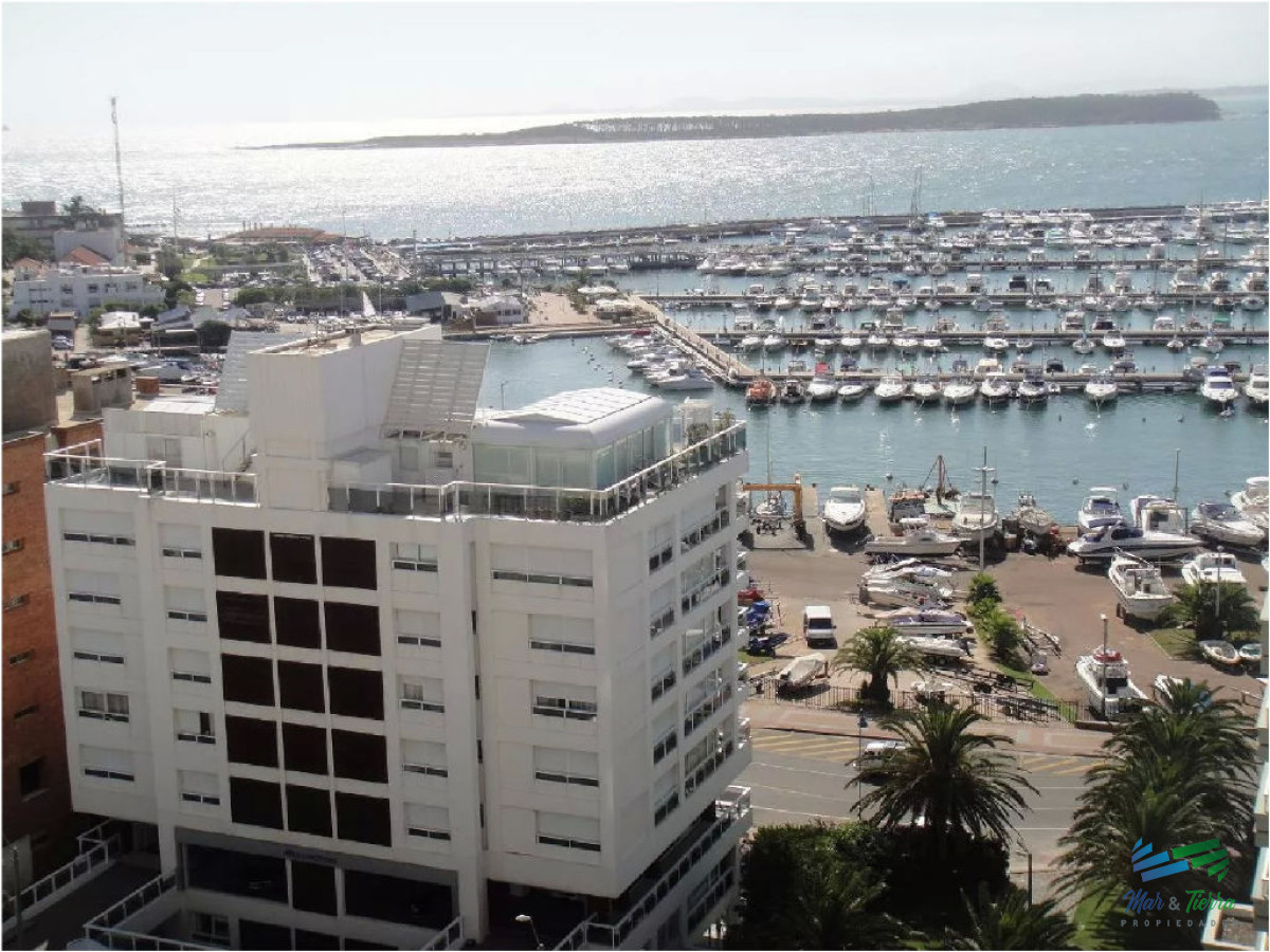 Apartamento ID.1321 - En venta.. Piso alto con espectacular vista al Puerto.