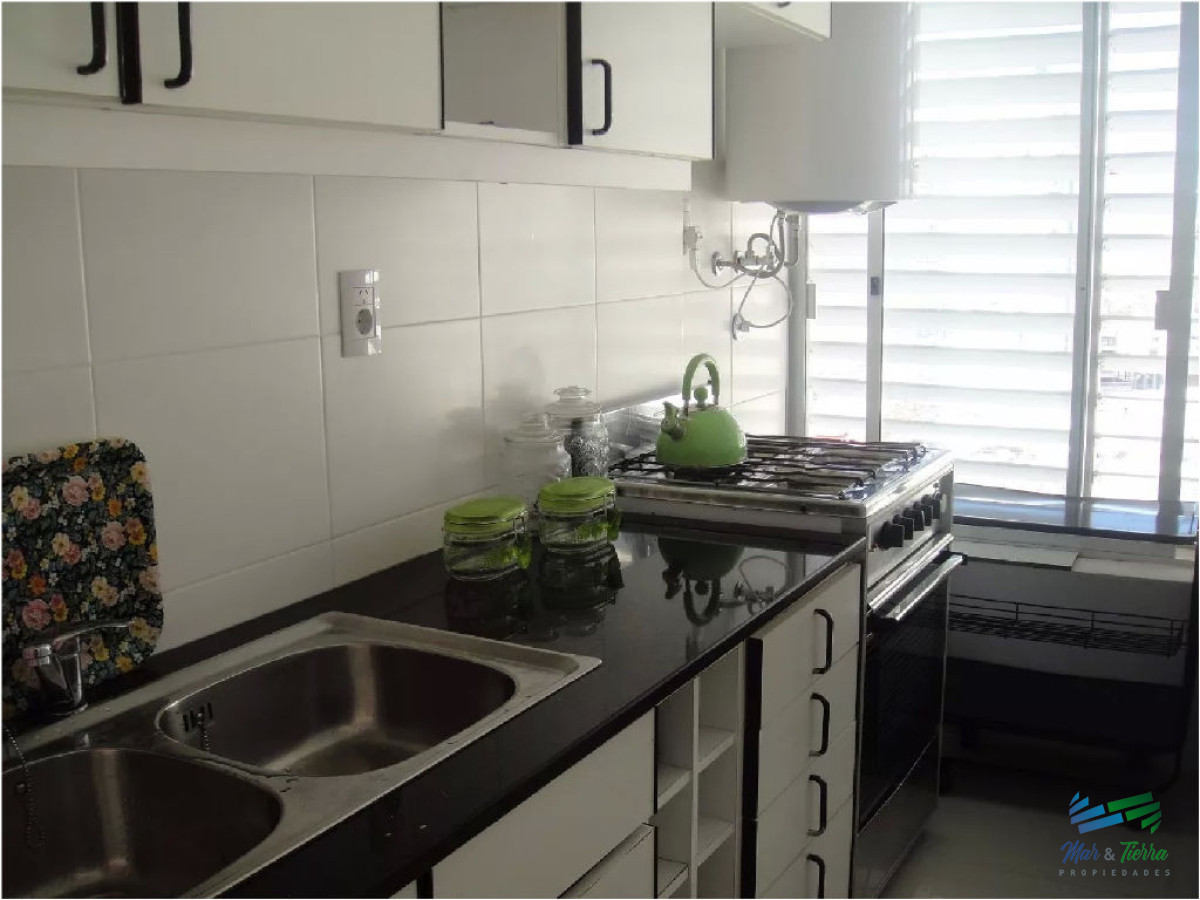 Apartamento ID.1321 - En venta.. Piso alto con espectacular vista al Puerto.