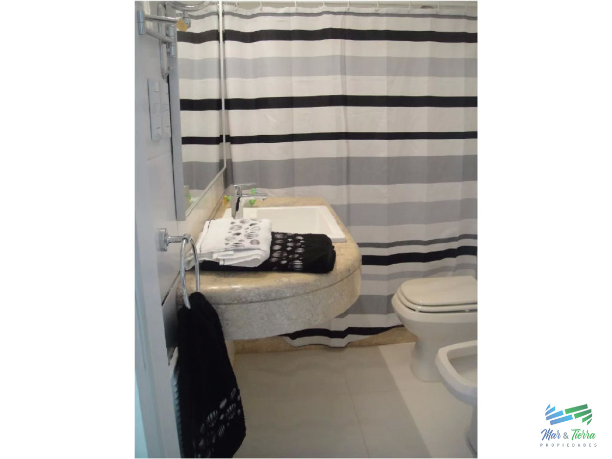 Apartamento ID.1321 - En venta.. Piso alto con espectacular vista al Puerto.