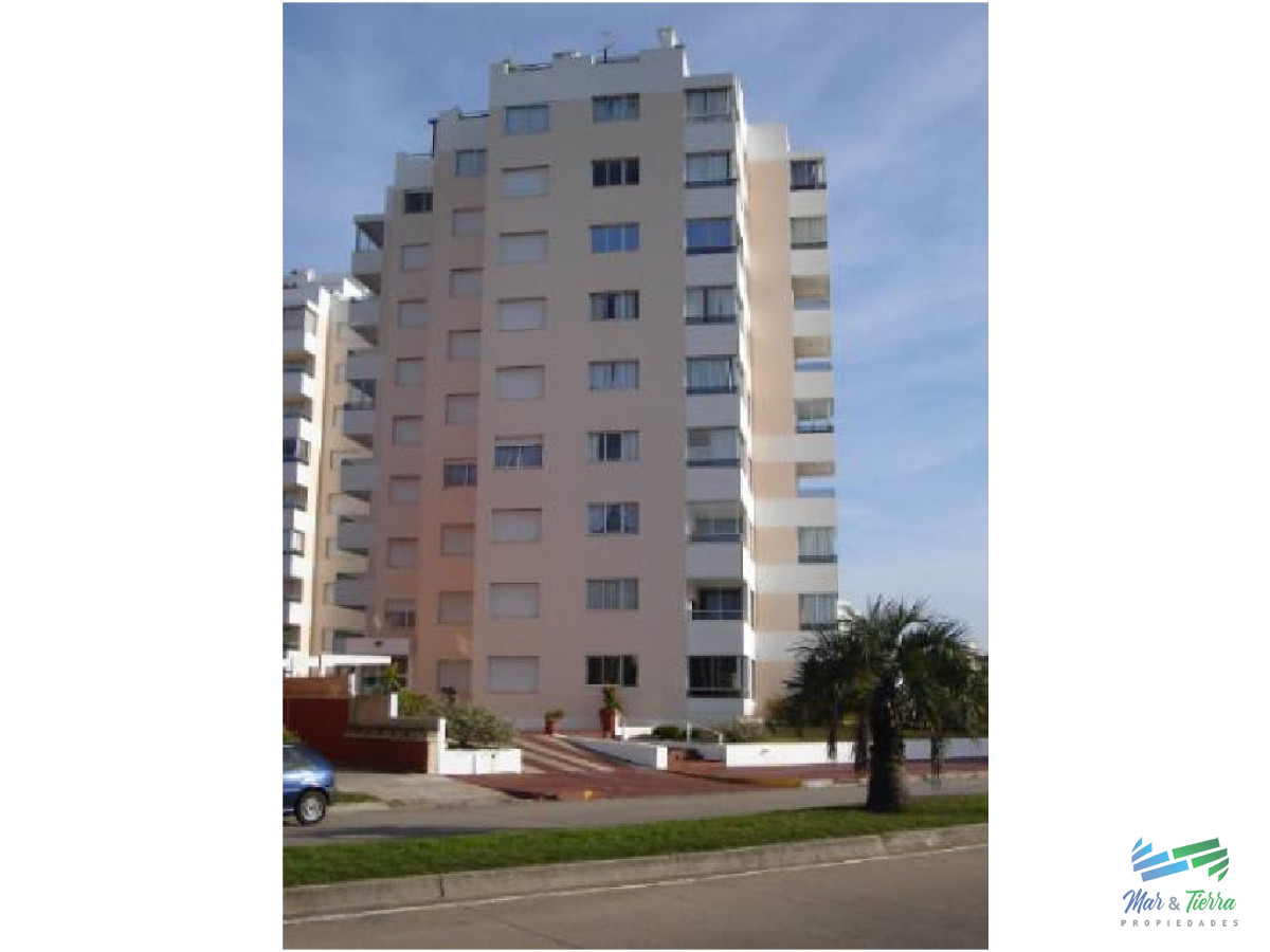 Apartamento ID.132 - En alquiler.. a pasitos del mar.. edificio con servicios.