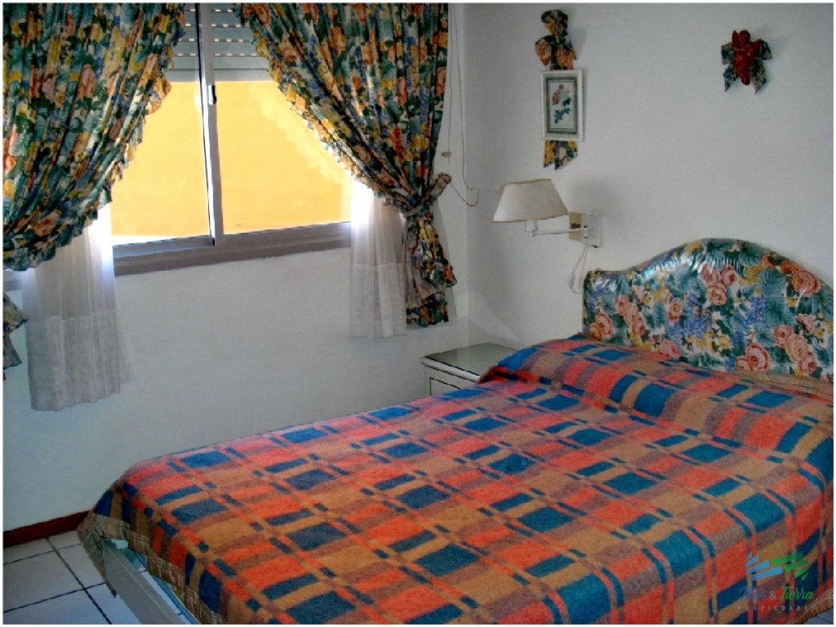 Apartamento ID.132 - En alquiler.. a pasitos del mar.. edificio con servicios.