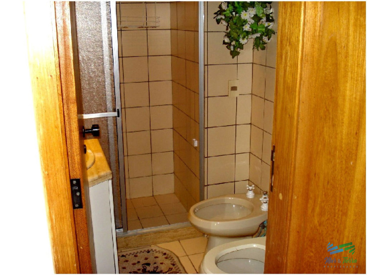 Apartamento ID.132 - En alquiler.. a pasitos del mar.. edificio con servicios.