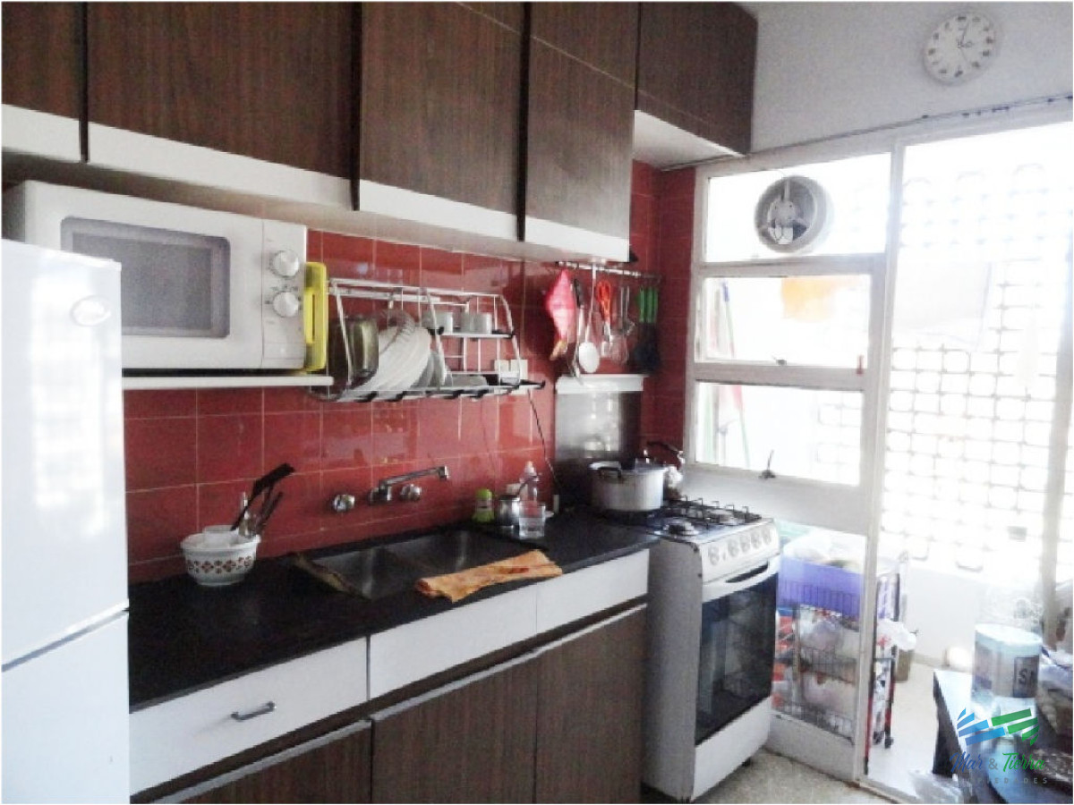 Apartamento ID.1353 - Edificio bajo.. en primera línea, playa mansa.