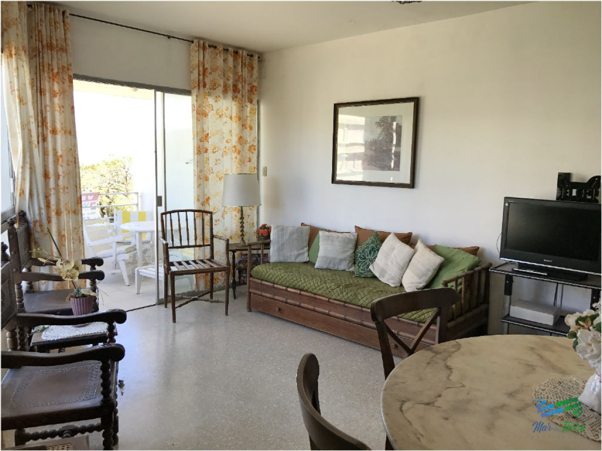 Apartamento ID.1353 - Edificio bajo.. en primera línea, playa mansa.