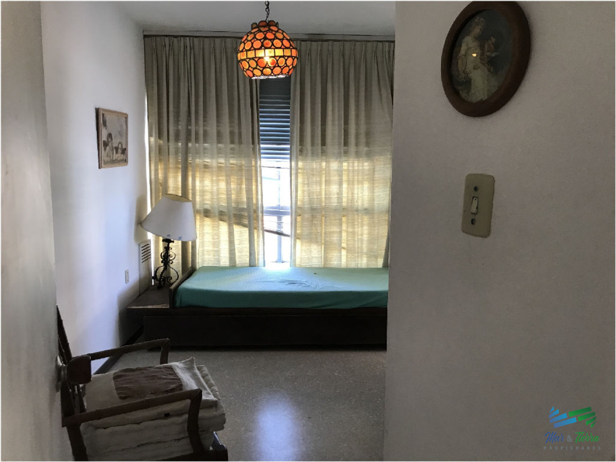 Apartamento ID.1353 - Edificio bajo.. en primera línea, playa mansa.