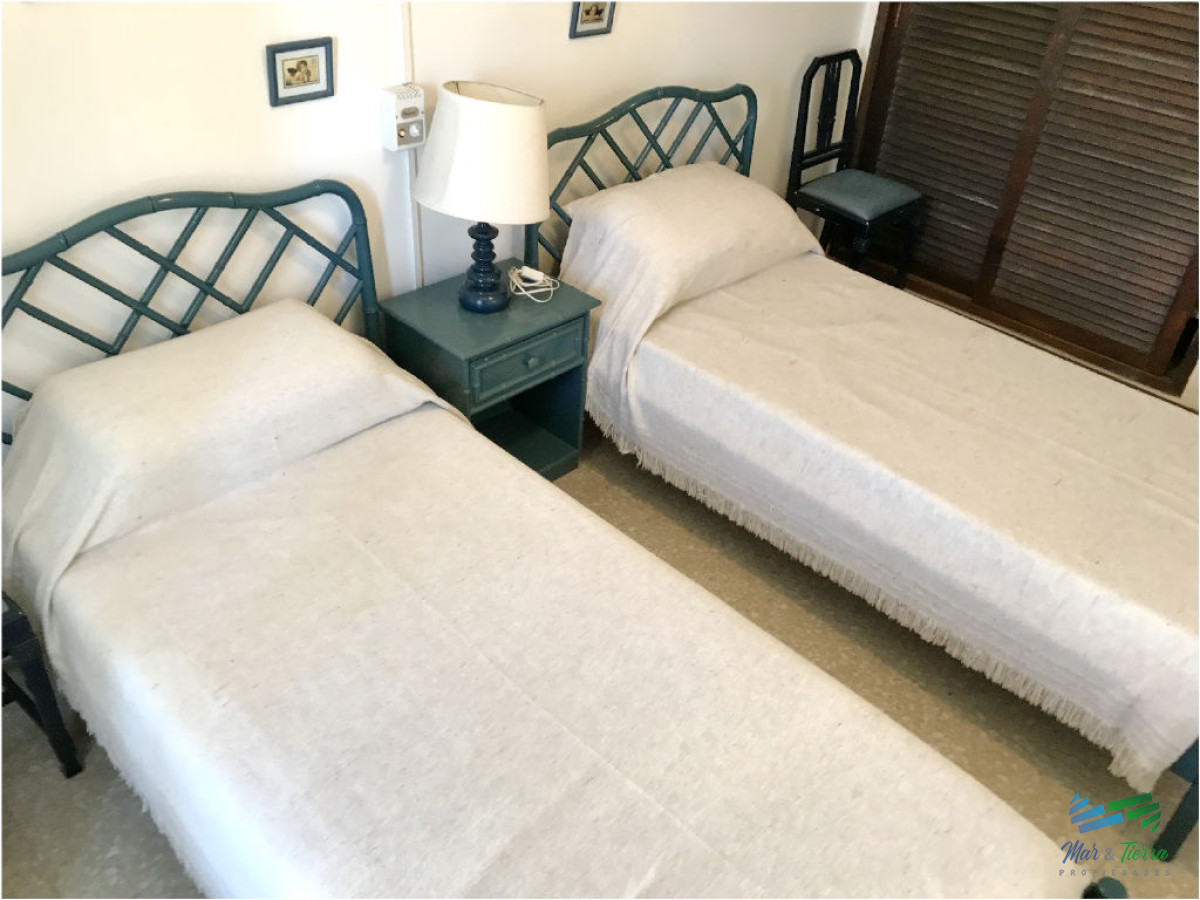 Apartamento ID.1353 - Edificio bajo.. en primera línea, playa mansa.