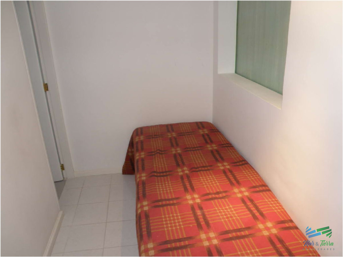 Apartamento ID.1372 - Vendo apartamento 4 dormitorios frente al mar, edificio con servicios, playa mansa, Punta del Este