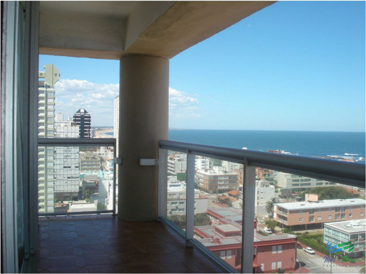 Apartamento ID.1396 - Apartamento en venta en Península, piso alto con vista al mar!!!