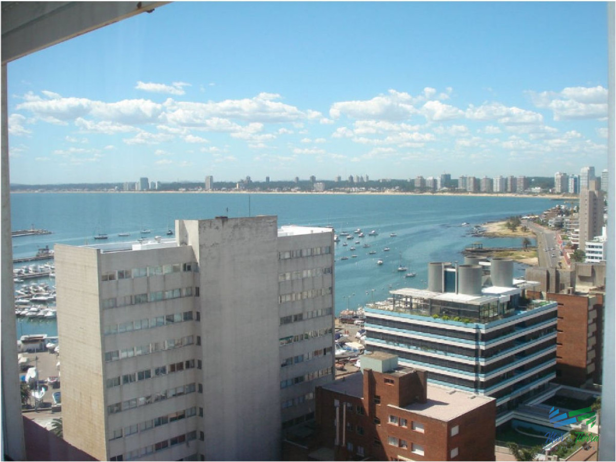 Apartamento ID.1396 - Apartamento en venta en Península, piso alto con vista al mar!!!