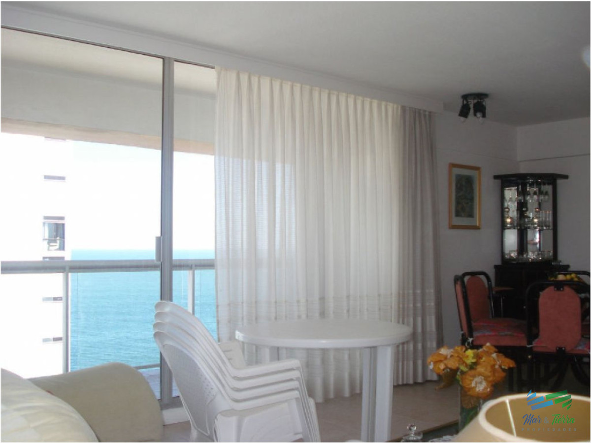 Apartamento ID.1396 - Apartamento en venta en Península, piso alto con vista al mar!!!