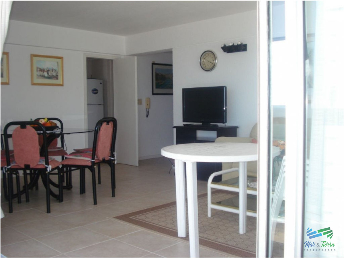 Apartamento ID.1396 - Apartamento en venta en Península, piso alto con vista al mar!!!