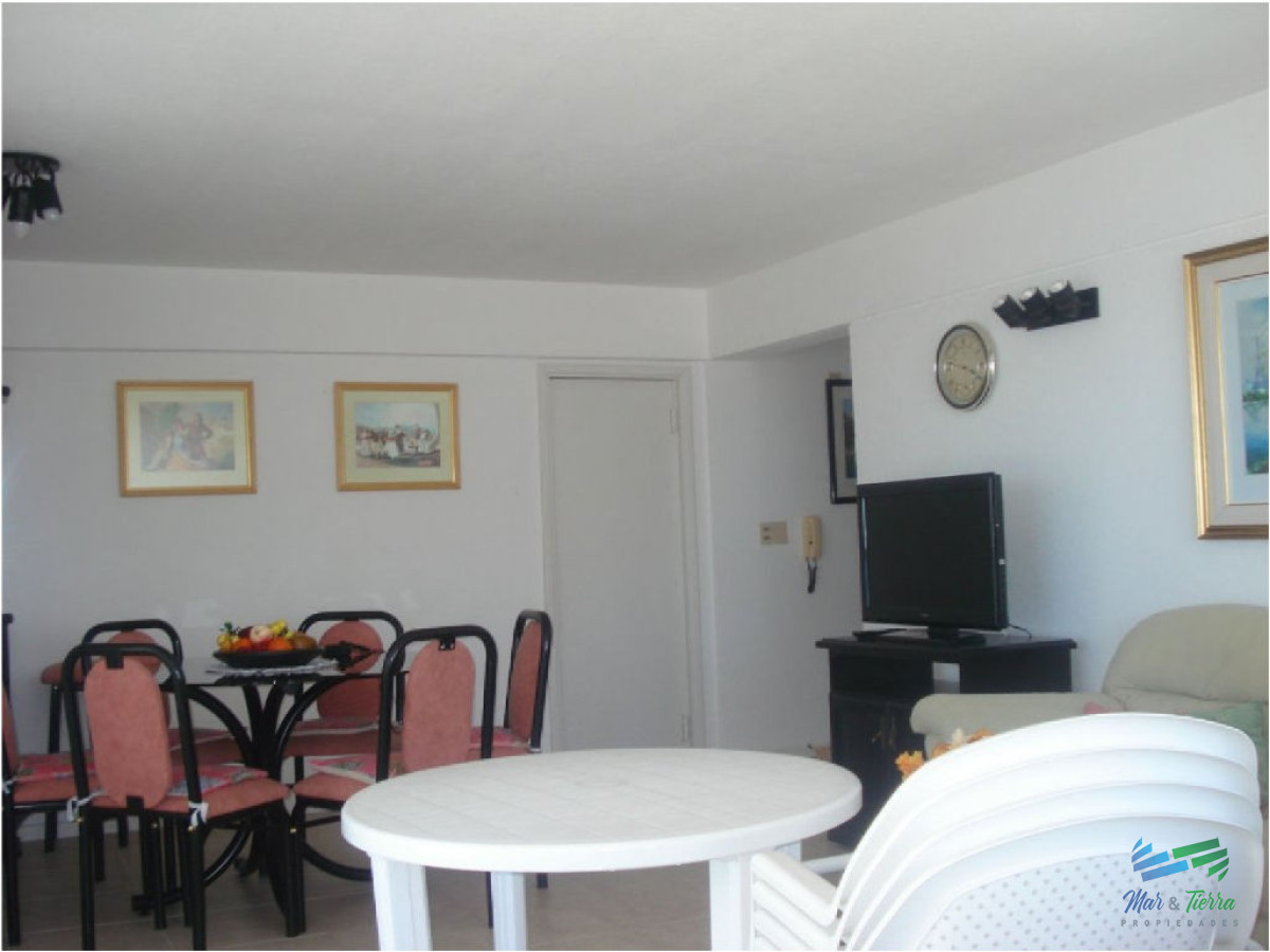 Apartamento ID.1396 - Apartamento en venta en Península, piso alto con vista al mar!!!
