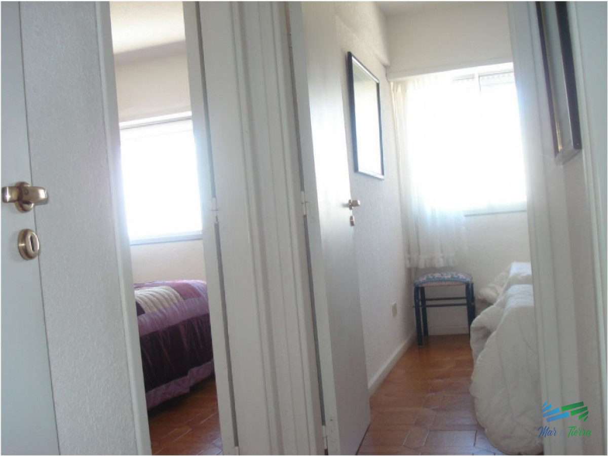 Apartamento ID.1396 - Apartamento en venta en Península, piso alto con vista al mar!!!