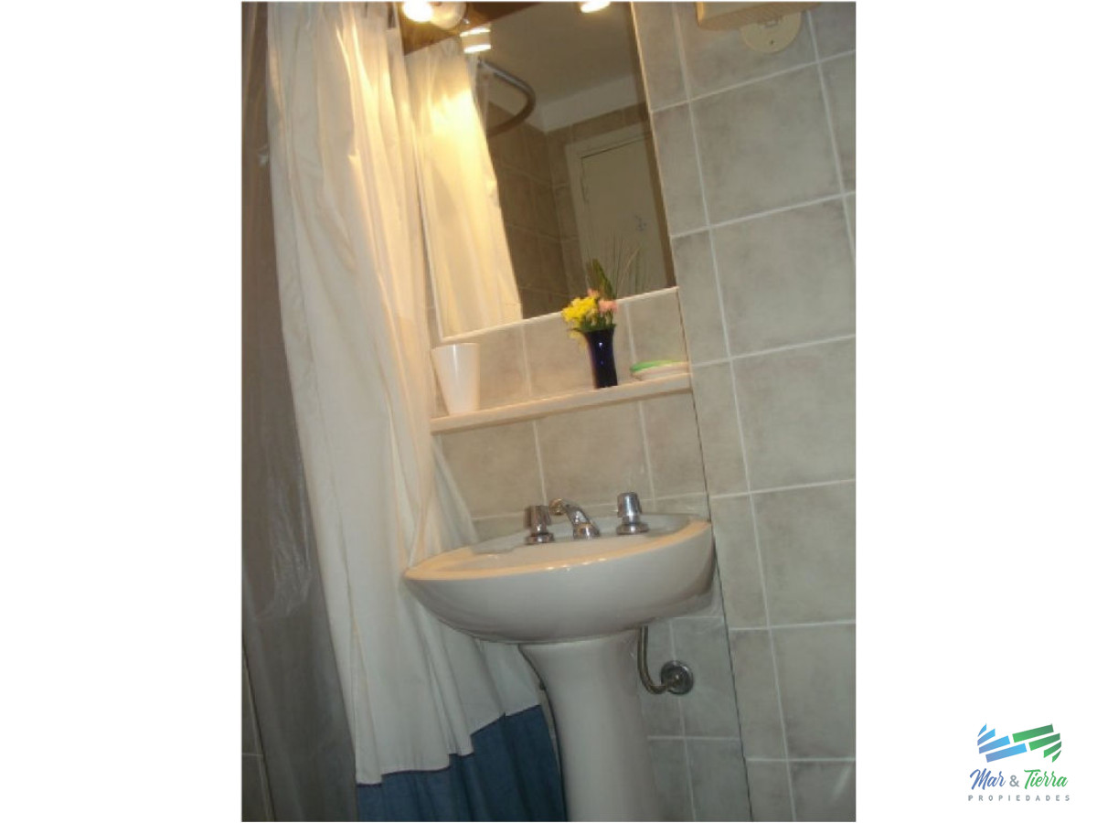 Apartamento ID.1396 - Apartamento en venta en Península, piso alto con vista al mar!!!