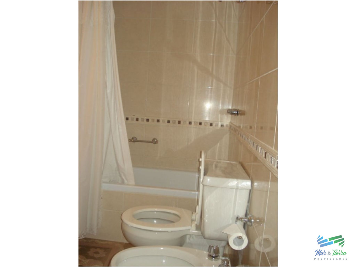 Apartamento ID.1396 - Apartamento en venta en Península, piso alto con vista al mar!!!