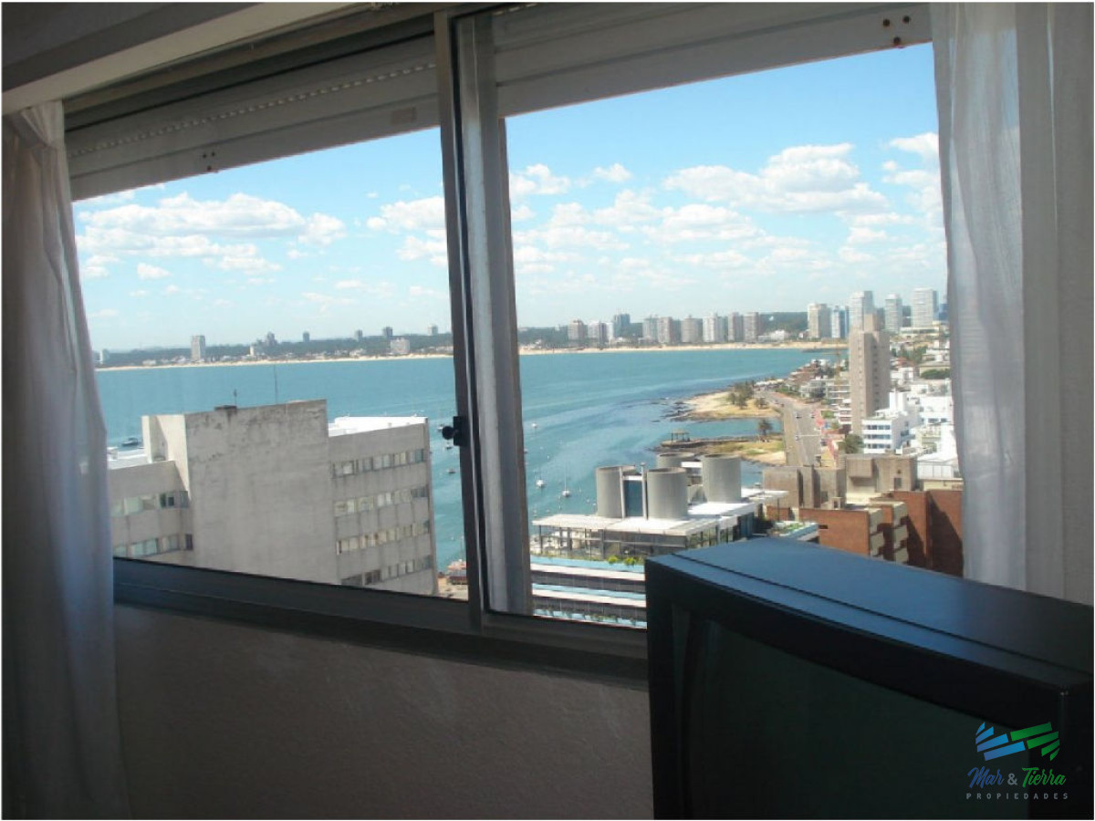 Apartamento ID.1396 - Apartamento en venta en Península, piso alto con vista al mar!!!
