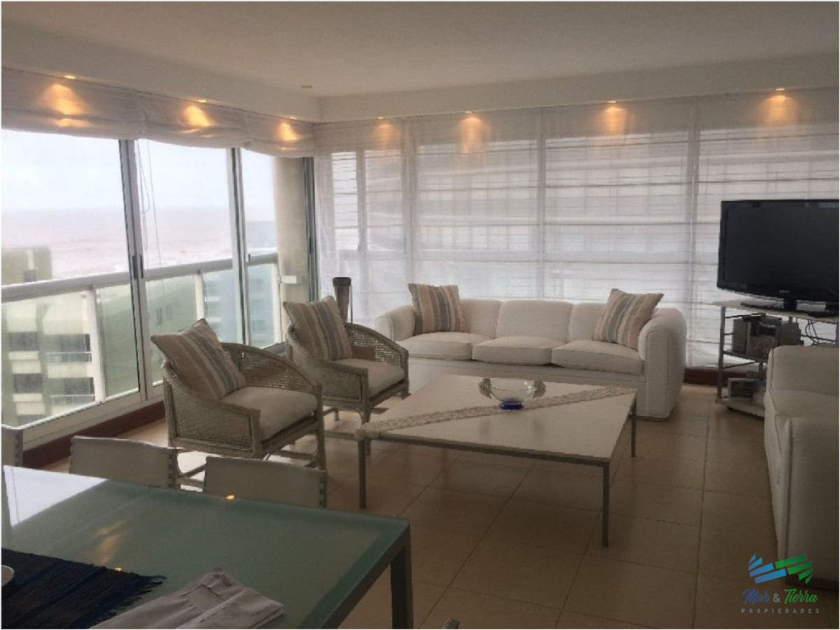 Apartamento ID.1397 - Apartamento en venta, piso alto con vista al mar en Peninsula, Punta del Este