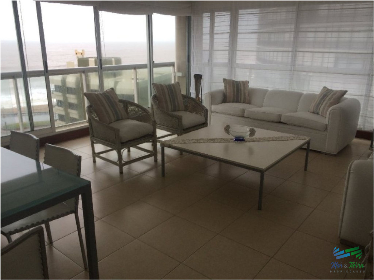 Apartamento ID.1397 - Apartamento en venta, piso alto con vista al mar en Peninsula, Punta del Este