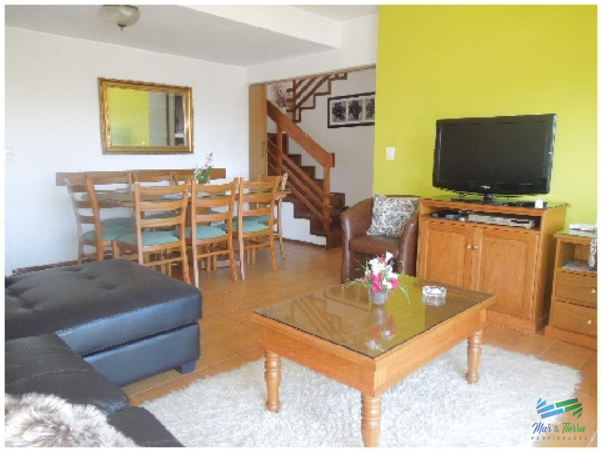 Apartamento ID.1410 - Gran oportunidad en venta!!! Apartamento en primer piso por escalera.
