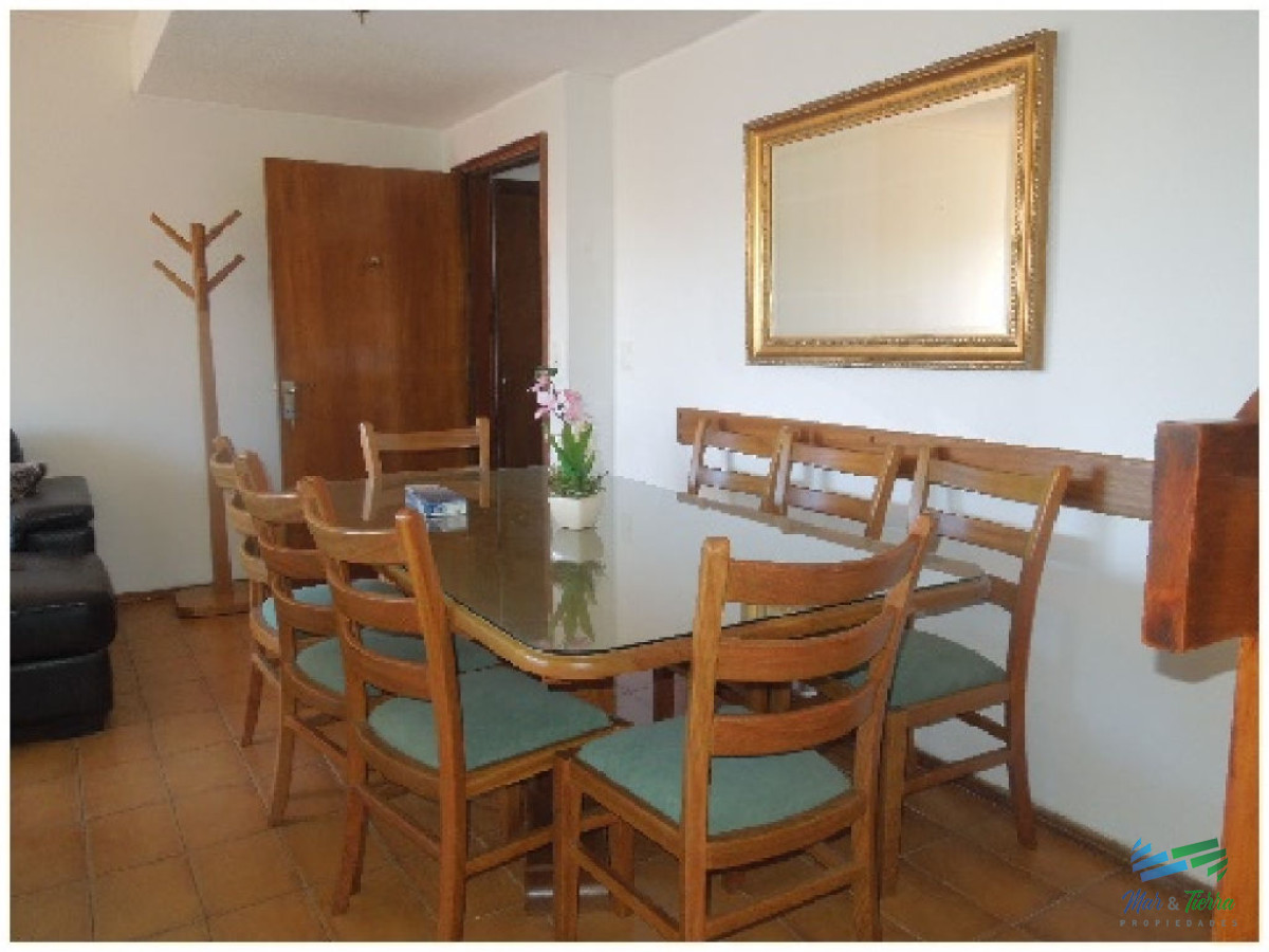 Apartamento ID.1410 - Gran oportunidad en venta!!! Apartamento en primer piso por escalera.