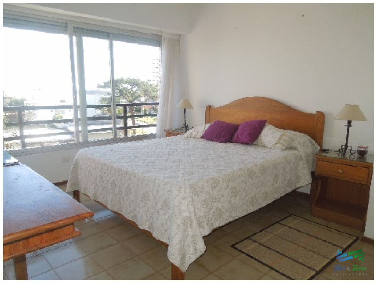 Apartamento ID.1410 - Gran oportunidad en venta!!! Apartamento en primer piso por escalera.