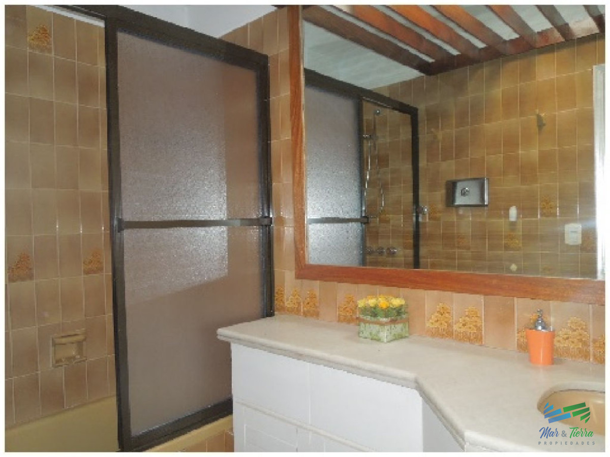 Apartamento ID.1410 - Gran oportunidad en venta!!! Apartamento en primer piso por escalera.